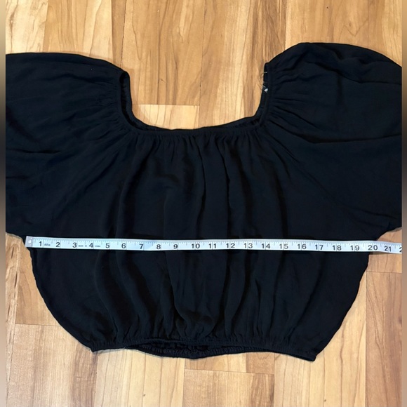 LA MIEL, Black Off Shoulder Bubble Sleeve Blouse, Like New, Size Small - Picture 5 of 9